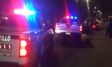 ‘No huyas cobarde’; Joven abandona su vehículo luego de chocar