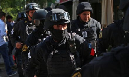 Secuestran a ocho policías en Jalisco y los obligan a grabar un video