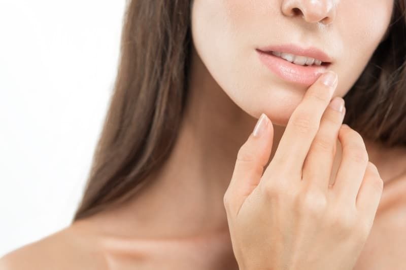 Combate la resequedad de tus labios con estos 3 pasos