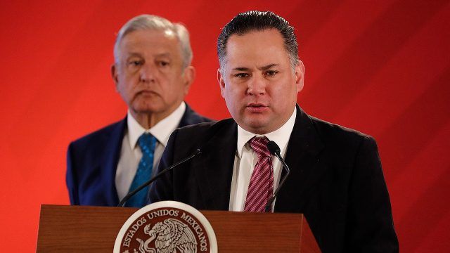Santiago Nieto: ‘Mi lealtad con AMLO, mi amor con Carla Humphrey’