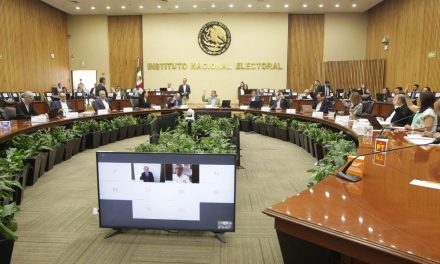 Revocación de mandato ‘sigue en pie’, aclara el INE