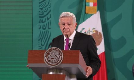 Garantizar medicamentos gratuitos no es comunismo: AMLO