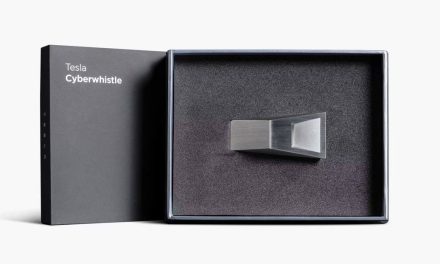 Elonk Musk anuncia un silbato inspirado en el Cybertuck