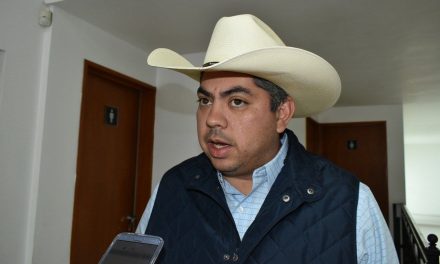 UIF abre carpeta y responde a denuncias contra Paredes