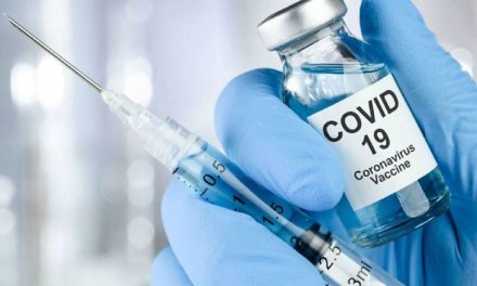 Aplicarán tercera dosis de vacunas Covid-19 a adultos mayores en diciembre