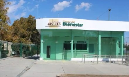 Alcalde de Parras ignora a pobladores; le echan abajo construcción de Banco del Bienestar