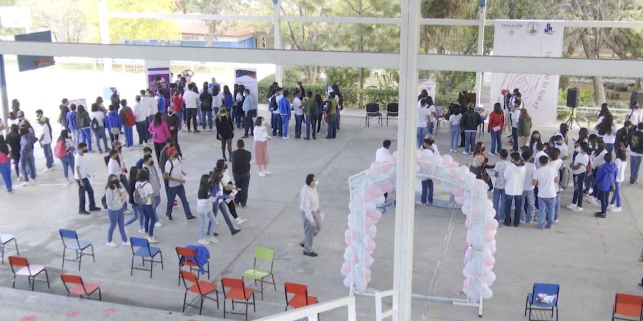 Buscan prevenir embarazos en adolescentes en Coahuila