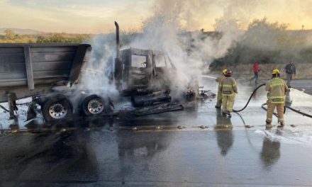 Choque de tráiler deja dos personas sin vida sobre carretera a Monclova