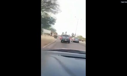 Mujer graba a su agresor en una carretera de México y su reacción se viraliza