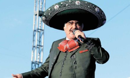 Muere Vicente Fernández, leyenda de la música ranchera en México
