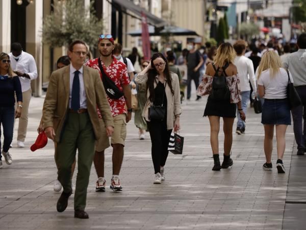 Inglaterra le dice adiós al uso obligatorio del cubrebocas