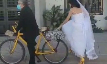 ‘Como cuando estaba chiquita’; novia le pide a su papá que la lleve al altar en bicicleta (video)