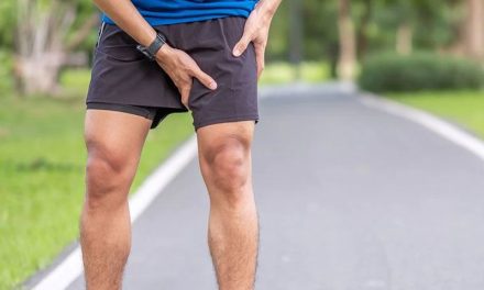 Hombre tiene una hernia y al ir al hospital descubren que tiene un ovario