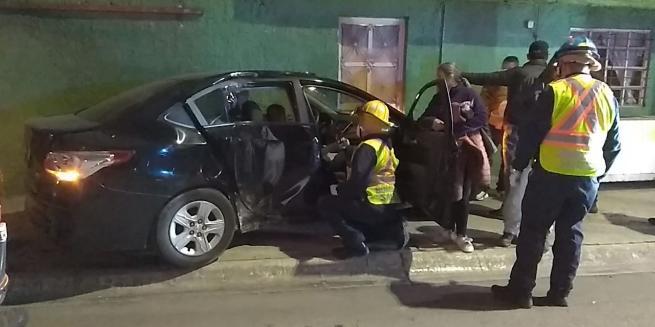 Se pasa señal de alto y provoca aparatoso choque en Saltillo