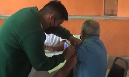 Iniciará tercera dosis de refuerzo para personas mayores de 50 años en Parras de la Fuente