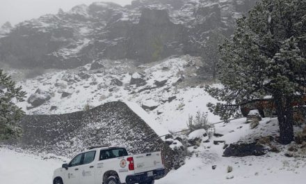 Aunque parezca extraño; sorprende nevada en Veracruz y cubre de blanco el Cofre de Perote