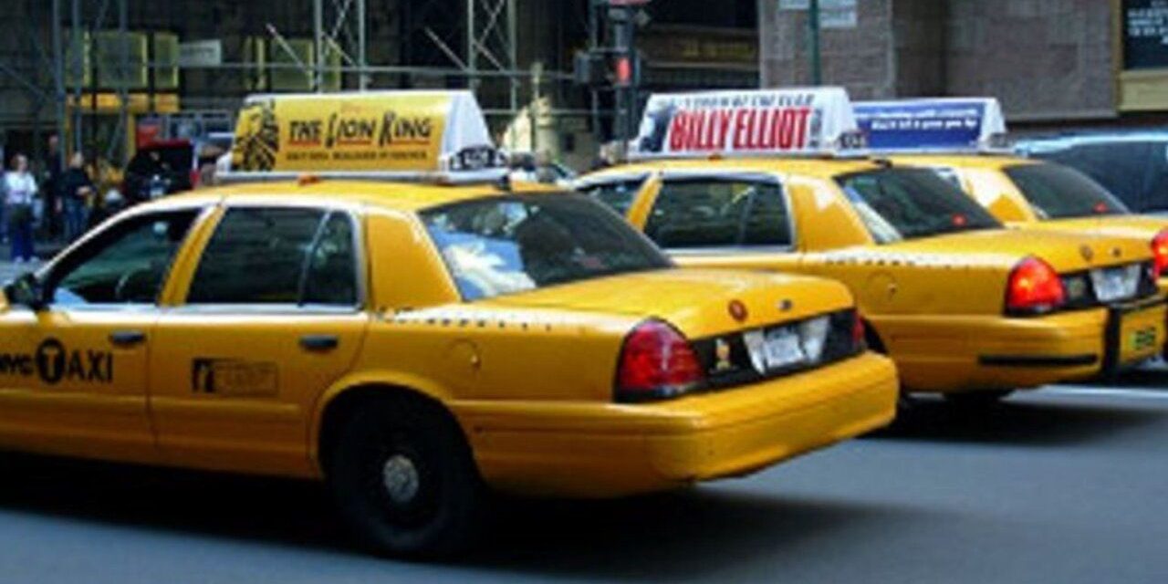 Taxi cobra más de 230 mil pesos a pasajeros por un viaje de 11 minutos
