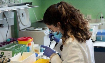Aparece otra variante de covid-19 en Francia