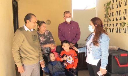 Fundación RCG continúa apoyando a familia a la que le habían robado su camioneta