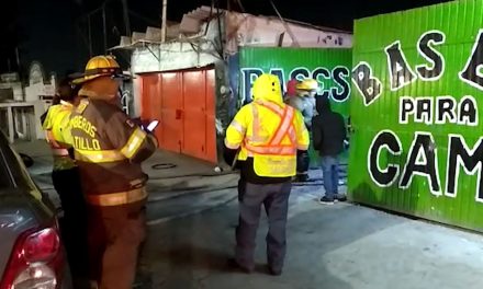 Se registra incendio en mueblería de saltillo