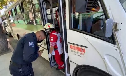Pensaron que estaba muerto; chofer de la ruta ‘Roma’ de Saltillo se llevó un susto al ver desvanecerse a su pasajero