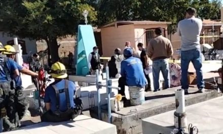Hombre visita la tumba de su hijo, se tropieza y muere al desnucarse en Culiacán