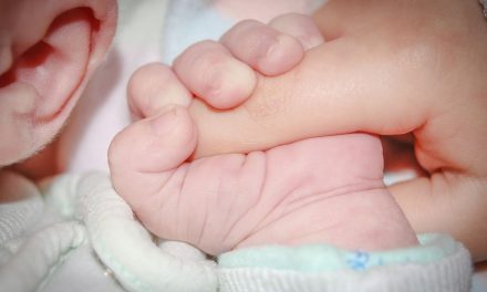Bebita de 4 meses fue violada en una fiesta por un amigo de su mamá en Monclova