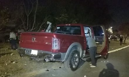 Provoca choque en Saltillo y al intentar huir se le descompone su camioneta y termina en el MP