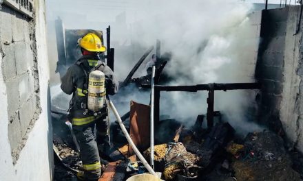 Incendio en tejaban deja a una persona herida en Saltillo