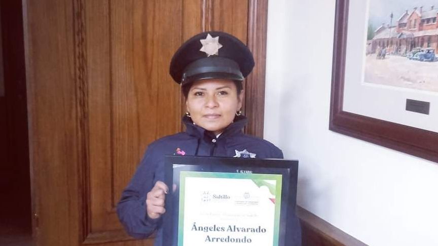 Hacen reconocimiento en redes a elemento de tránsito en Saltillo