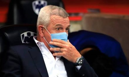 Vasco Aguirre deja de ser técnico de los Rayados de Monterrey