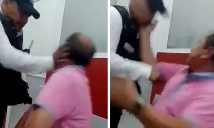 Policía lanza bofetada a detenido y él responde a la agresión (Video)