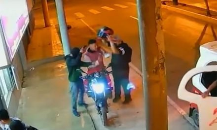 ¿Karma instantáneo? Asaltante mata por error a su cómplice en Perú (Video)