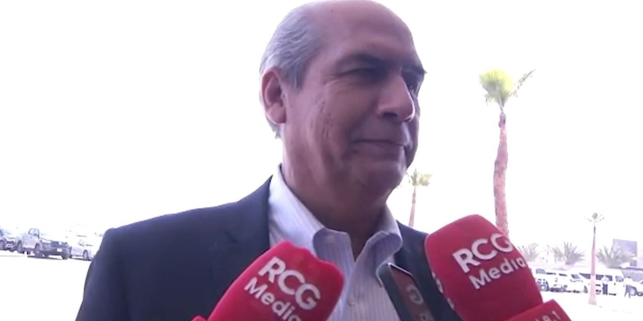 «Nada que responder», alcalde de Monclova evade a medios al cuestionarlo sobre presunto acoso sexual a enfermeras (Video)