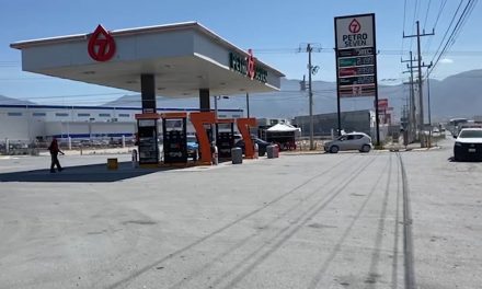Roban gasolinera en Arteaga, Coahuila