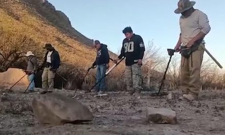 Cazadores de tesoros recorren Coahuila en busca de metales con valor histórico