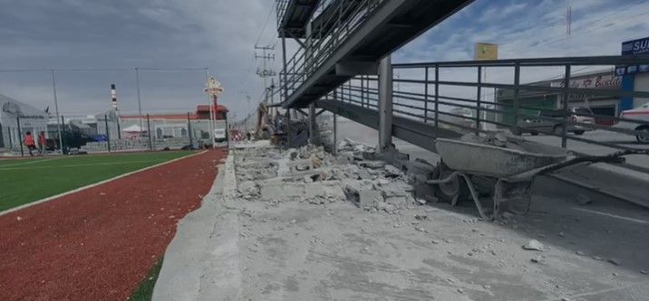 Viento en Saltillo provoca el derribe de una barda en el Otilio