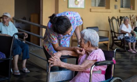 Adultos mayores no se salvan del maltrato; hay 5 denuncias por violencia en Coahuila