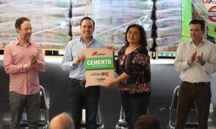 Cemex firma convenio con Mejora Coahuila