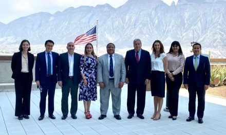 Chema Fraustro y cónsul de Estados Unidos fortalecen relación