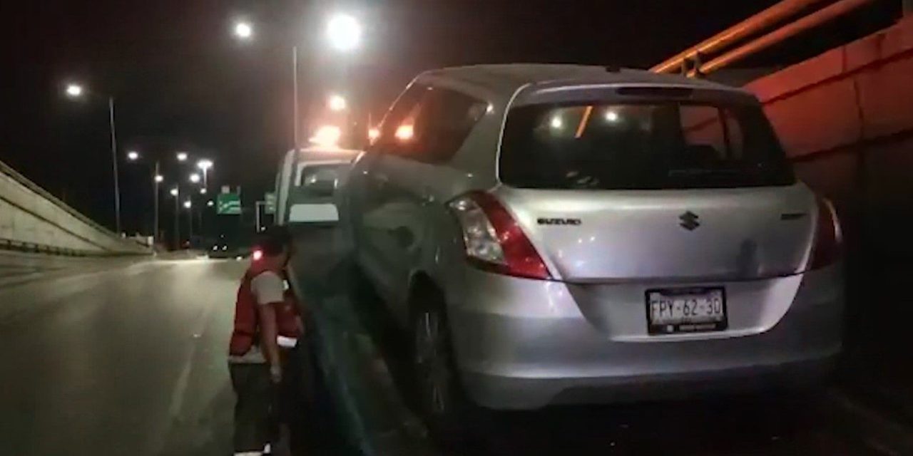 Conductor ebrio estampa su auto en Periférico y termina en el MP de Saltillo