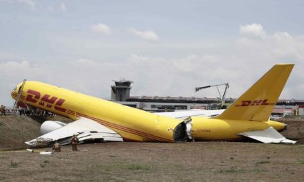 Avión se parte en dos durante aterrizaje en Costa Rica