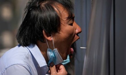 Aparece una nueva cepa de covid más contagiosa que el Ómicron