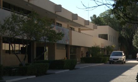 Buscan que alumnos destacados de Coahuila no paguen por su titulación