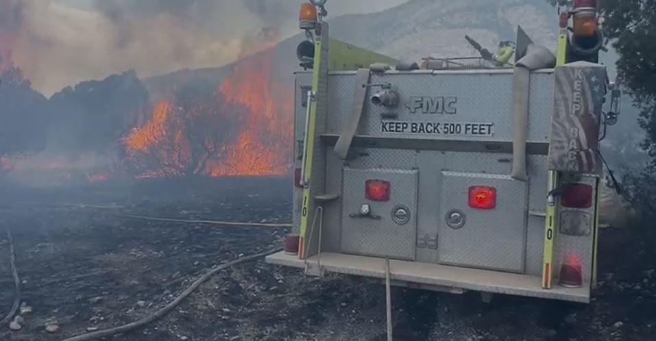 Fuerte incendio amenaza a El Diamante en Arteaga