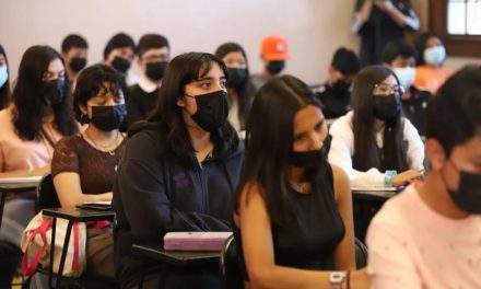 Asisten jóvenes a tercera jornada de cursos ExBach del Gobierno de Saltillo