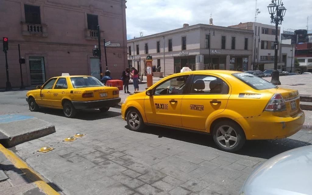 Continúan poniendo en orden a taxistas en Saltillo