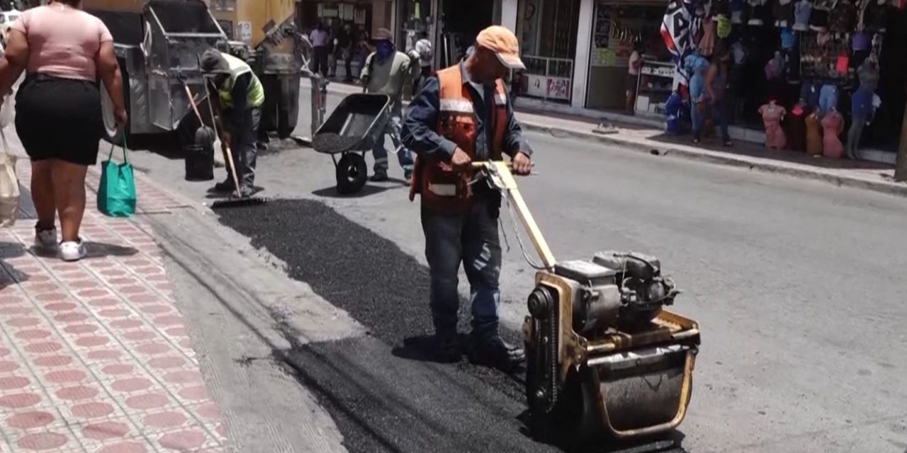 Arrancan acciones de bacheo en Centro Histórico de Saltillo