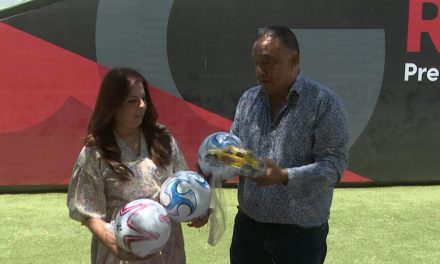 UNTA deja su granito de arena con donación de juguetes a Fundación RCG