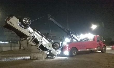 Hombre en estado de ebriedad protagonizó aparatosa volcadura en Saltillo